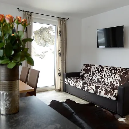 Christine - Summercard Included